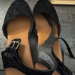 Universal Thread Black Clog Heels